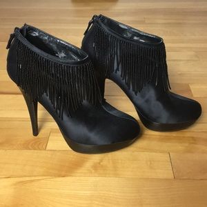 BCBGMAXAZRIA Booties with beaded fringe - size 6.5